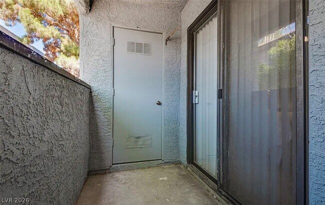 Building Photo - 5175 Caliente St