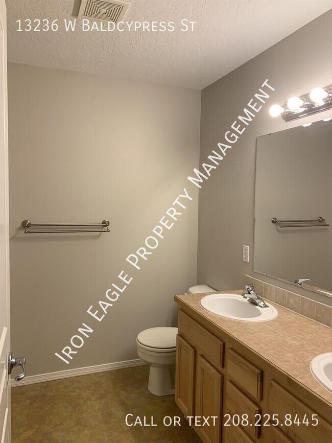 Building Photo - 13236 W Baldcypress St