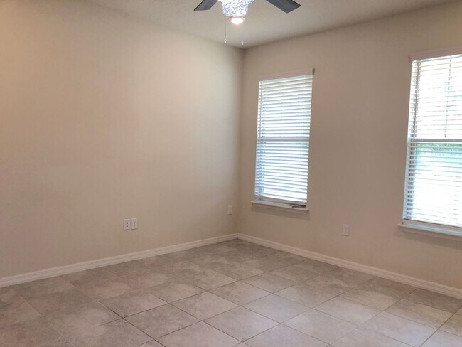 Building Photo - 2674 Mead Ave