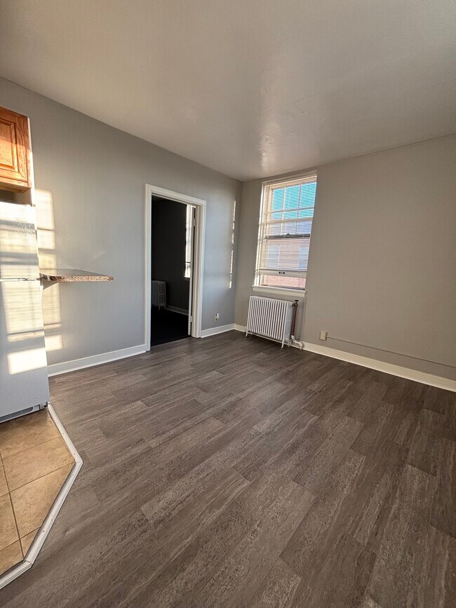 Building Photo - 7416 Harwood Ave