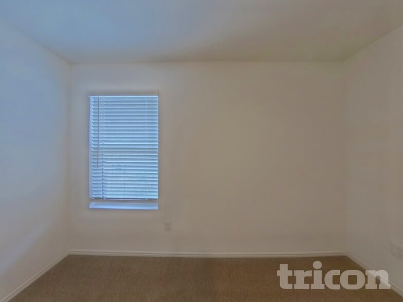 Building Photo - 2500 Bunkerton Dr