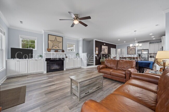 Building Photo - 807 Dan Owen Dr
