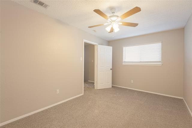 Building Photo - 717 Lariat Ln