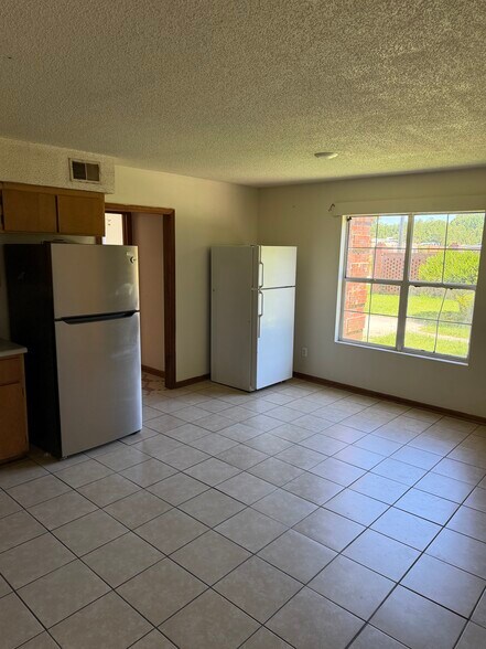 Building Photo - 51 Arkwright Ln