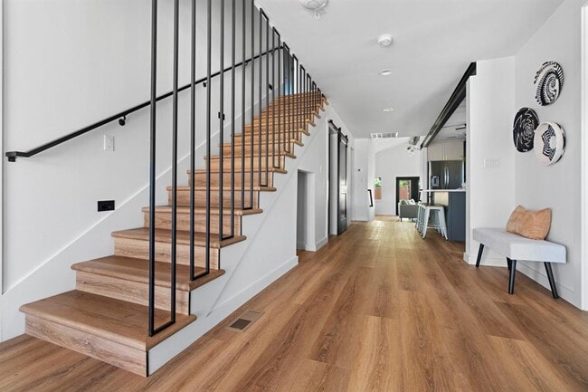 Building Photo - 6501 Thomas Springs Rd