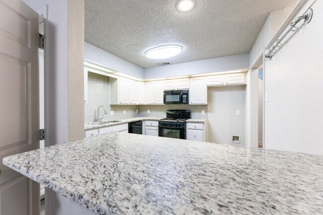 Building Photo - 9603 Orlando Ave