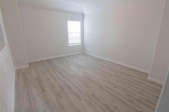 Building Photo - 14711 Jennys Park Pl