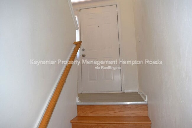 Building Photo - 1125 Lady Ashley Dr