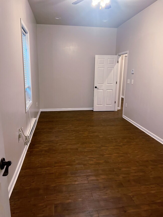 Building Photo - 1333 Saint Johns Ln