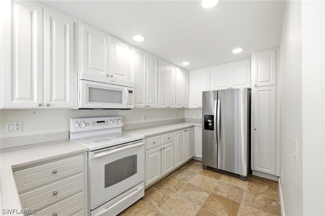 Building Photo - 8108 Josefa Way