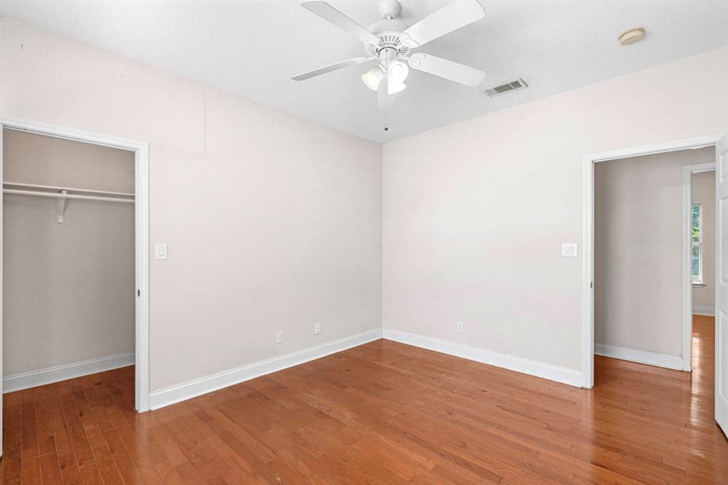Building Photo - 716 W 35th St