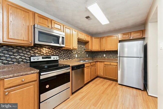 Building Photo - 10657 Spring Oak Ct