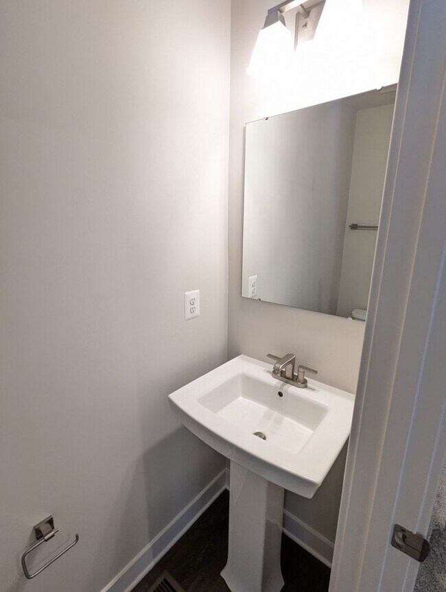 Building Photo - New Build (never lived in) townhouse avail...