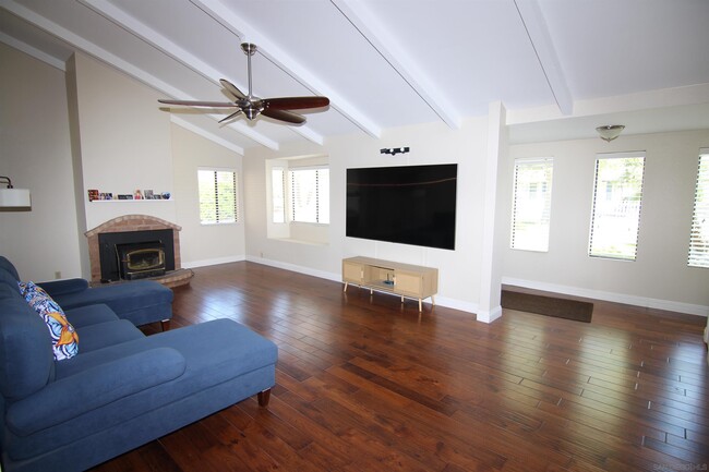 Building Photo - 16328 Bassett Ct