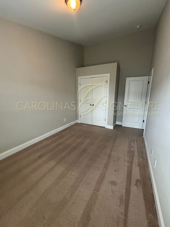 Building Photo - 3BR/2.5BA Townhouse in Settlers Landing; E...