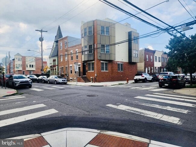 Building Photo - 1317 S 19th St