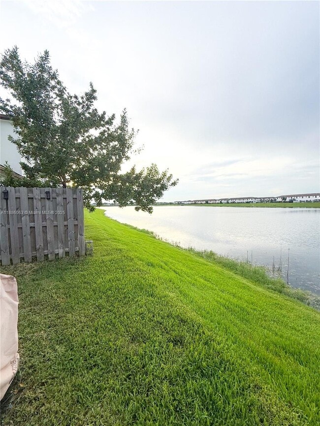 Building Photo - 10095 SW 231st Ln