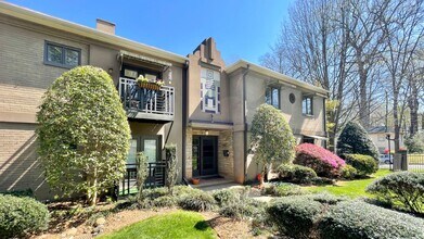 Building Photo - 227 N Dotger Ave