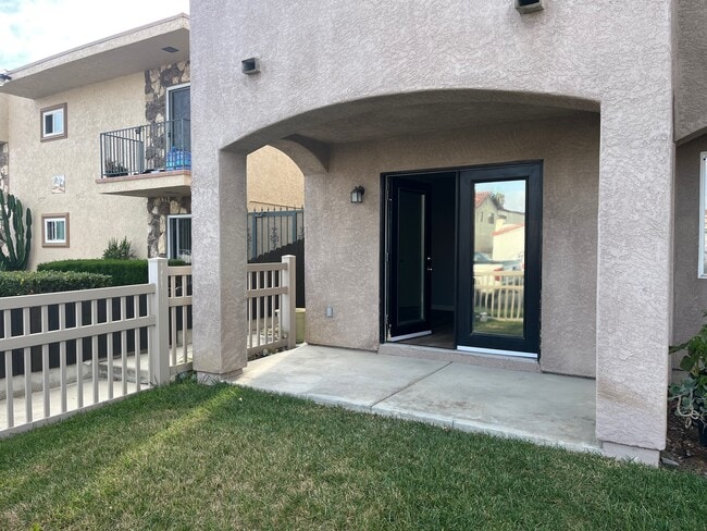 Building Photo - 4482 Utah St