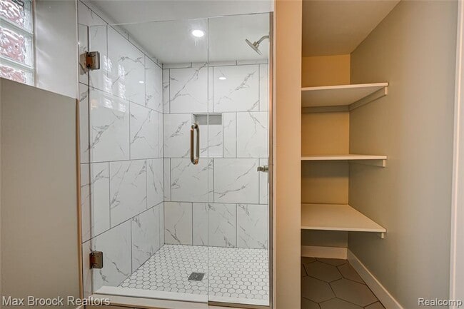 Building Photo - 409 Baldwin Ave