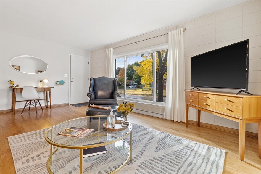 Building Photo - 426 E Ohio Ave