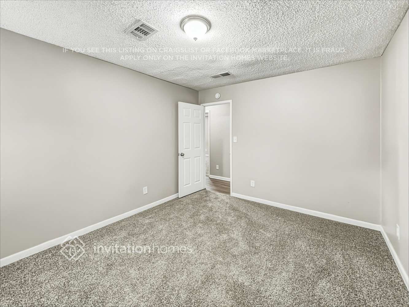 Building Photo - 3166 Robindale Rd