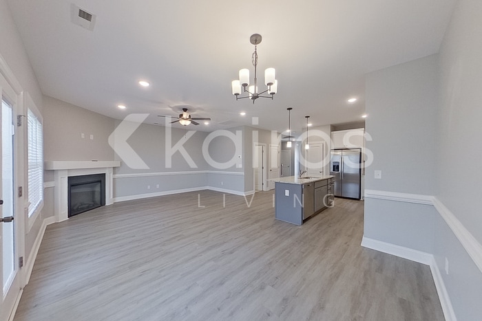 Building Photo - 3705 Oak Leaf Wy