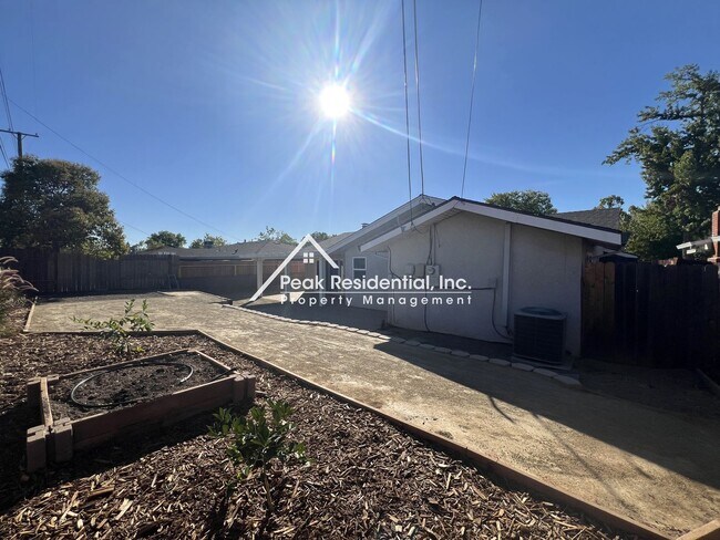 Building Photo - Wonderful 3bd/2ba Orangevale Home!