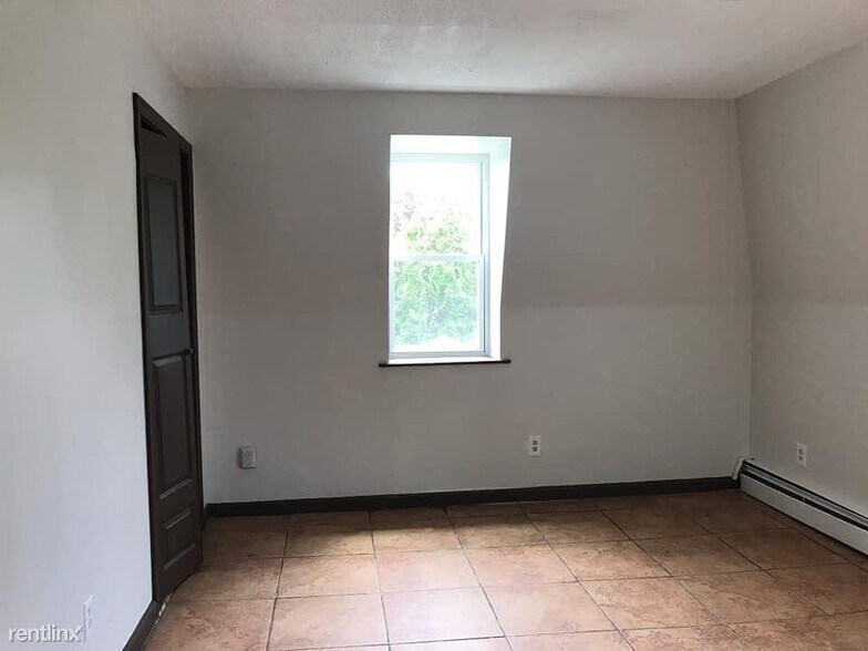 Building Photo - 227 Windsor Ave