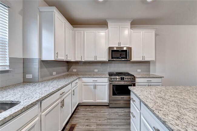 Building Photo - 477 Danville Ave