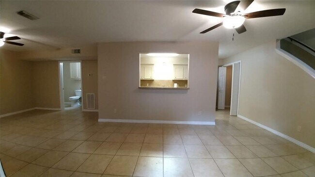 Primary Photo - 909 Ave I