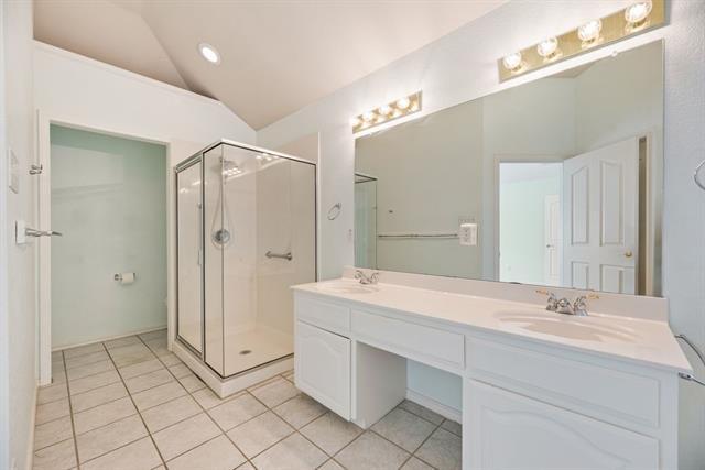 Building Photo - 5024 Woodmeadow Dr