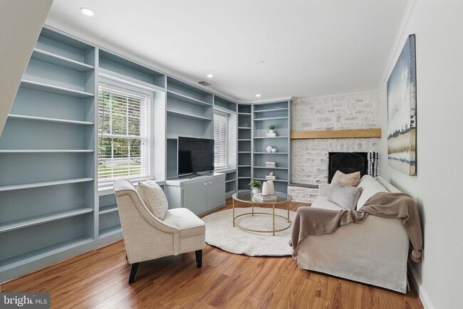 Building Photo - 129 Fort Williams Pkwy