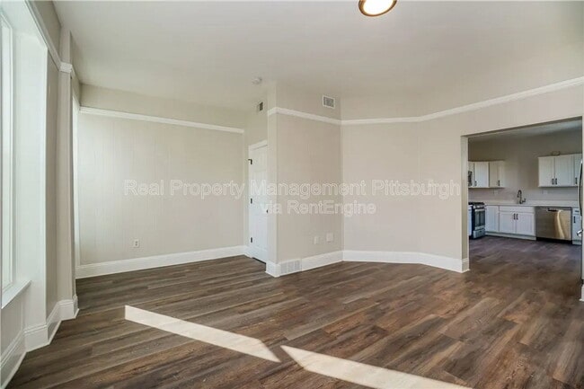 Building Photo - 2123 Sidney St