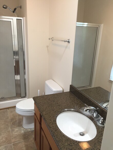 Building Photo - 320 Pine Shores Dr
