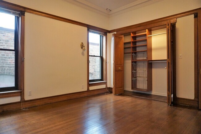 Building Photo - 544 W Fullerton Pkwy