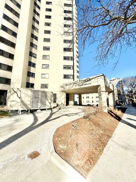 Building Photo - 1633 N Prospect Ave