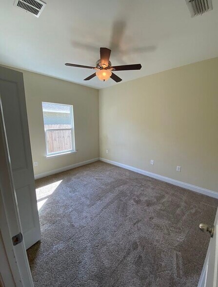 Building Photo - 2267 Tom St