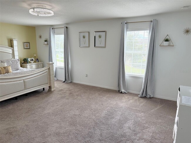 Building Photo - 12236 Fairlawn Dr