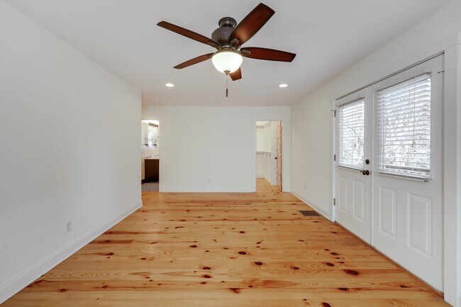 Building Photo - 145 Hendrix Ave