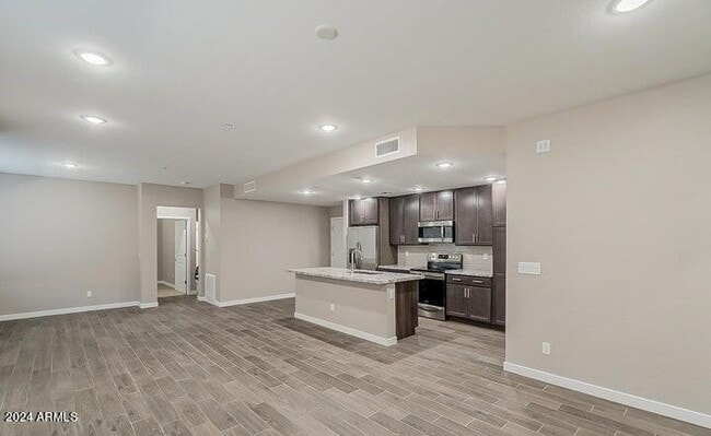 Building Photo - 155 N Lakeview Blvd