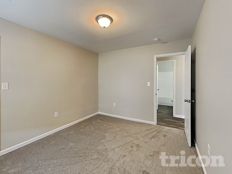 Building Photo - 6916 Brandon Chase Ln