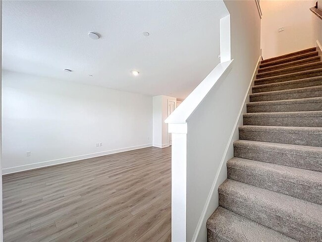 Building Photo - 15465 Hamlin Pk Dr