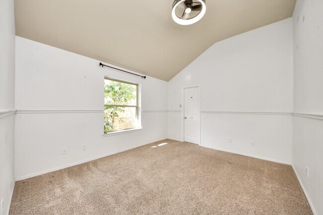 Building Photo - 3818 S Barnett Way