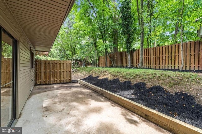 Building Photo - 10 Tapiola Ct
