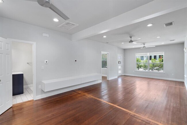 Building Photo - 1102 Woodland Ave