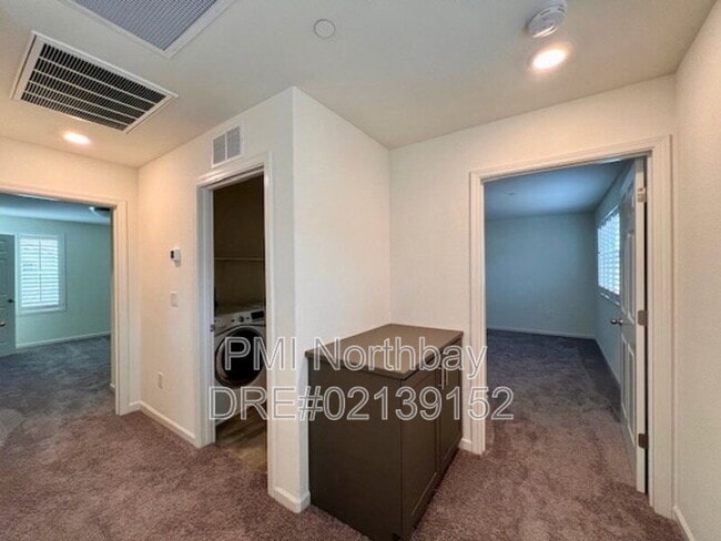 Building Photo - 1476 Descanso Ln