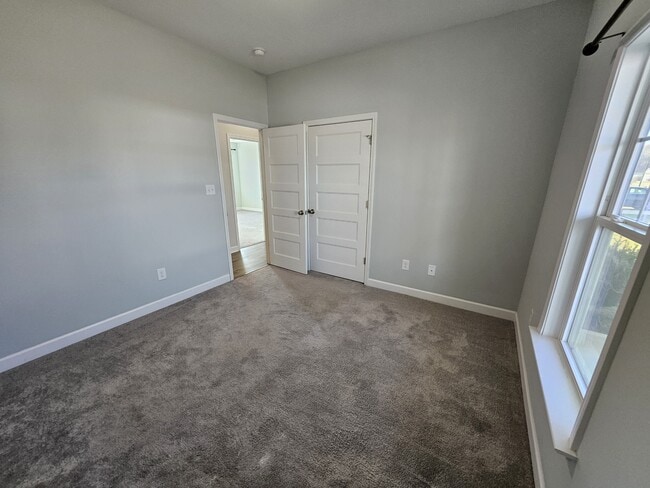 Building Photo - 202 Mutton Dr