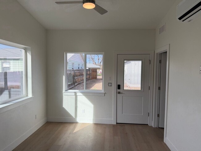 Building Photo - Available Now-Brand New 1-Bed Cottage in the Heart of Boise