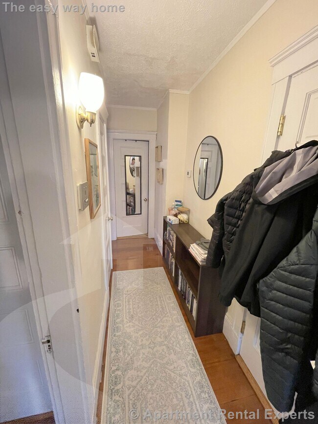 Building Photo - 18 Sanborn Ave